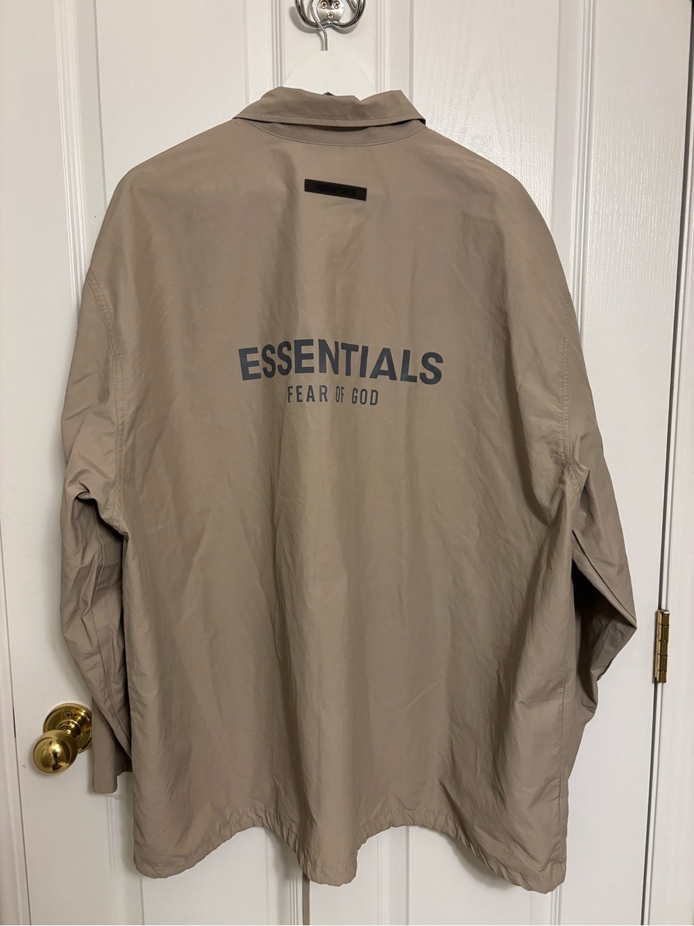 essentials - Picture 3 of 4